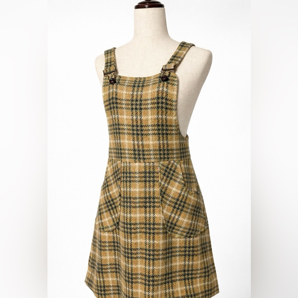 Vintage 60s plaid wool jumper dress.  Overall closures.  Mod pockets- 6